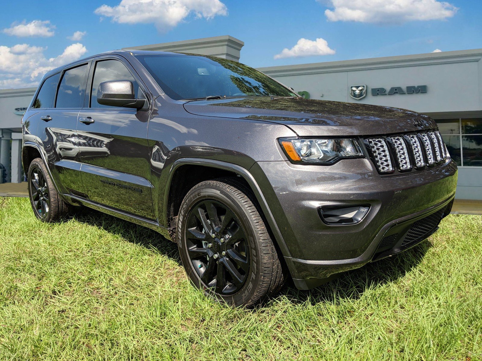 2019 jeep grand cherokee climate control